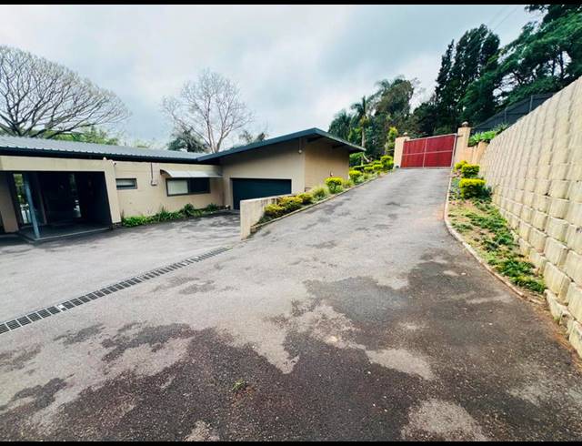 4 BEDROOM HOUSE FOR SALE IN COWIES HILL